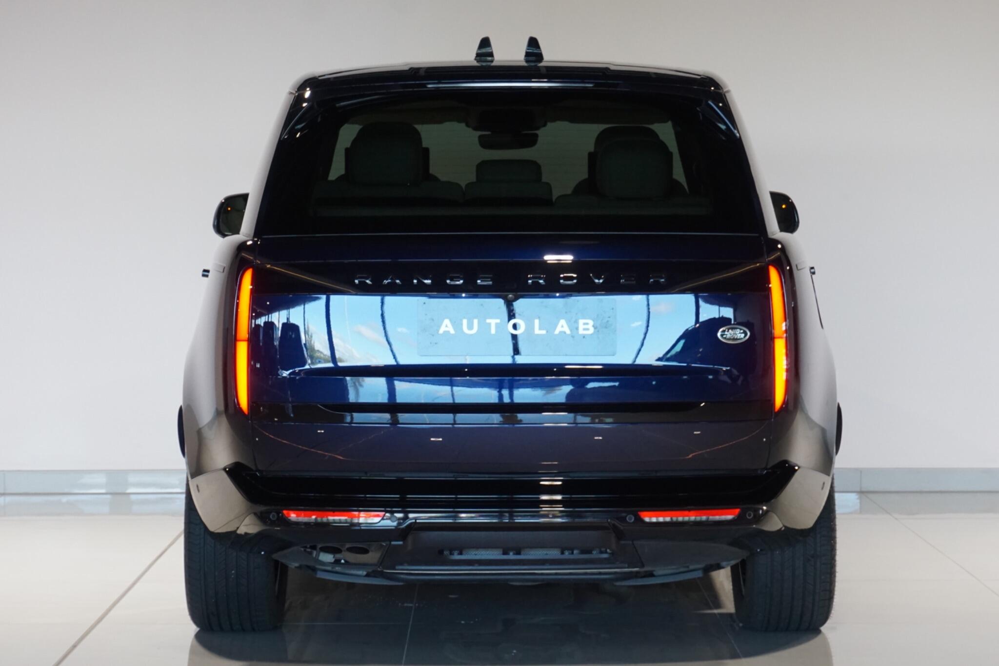 Land Rover Range Rover 3.0 D300 MHEV SE SUV 5dr Diesel Auto 4WD Euro 6 (s/s) (300 ps)